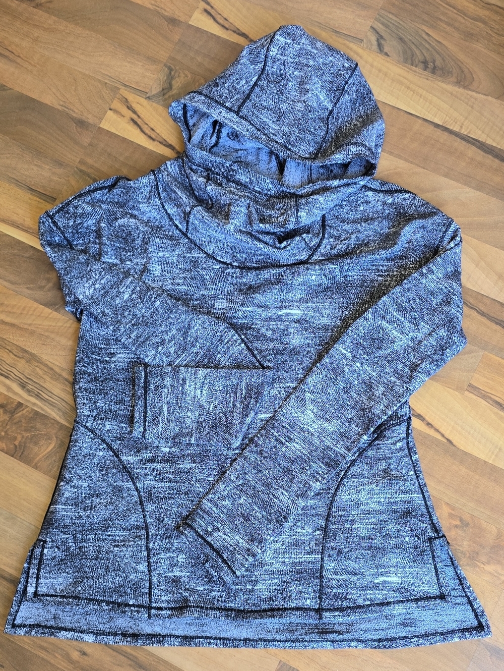 lululemon athletica Heathered Black and White Hooded Cowl Pullover Sz 4